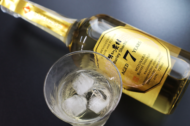 AKARUI NOUSON BARLEY ミズナラ樽熟成「麦」 7年