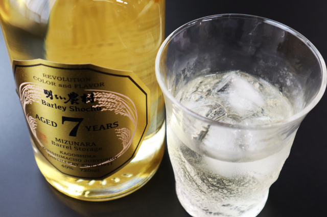 AKARUI NOUSON BARLEY ミズナラ樽熟成「麦」 7年